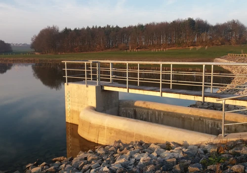 Vodní nádrž nad Chobotem (1)